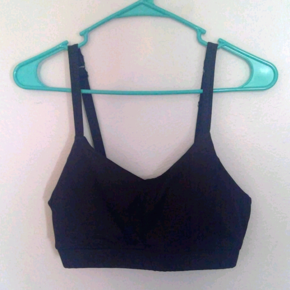 Black sports bra